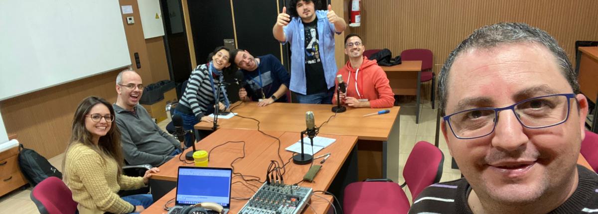 Oscilador armónico grabando en el estudio